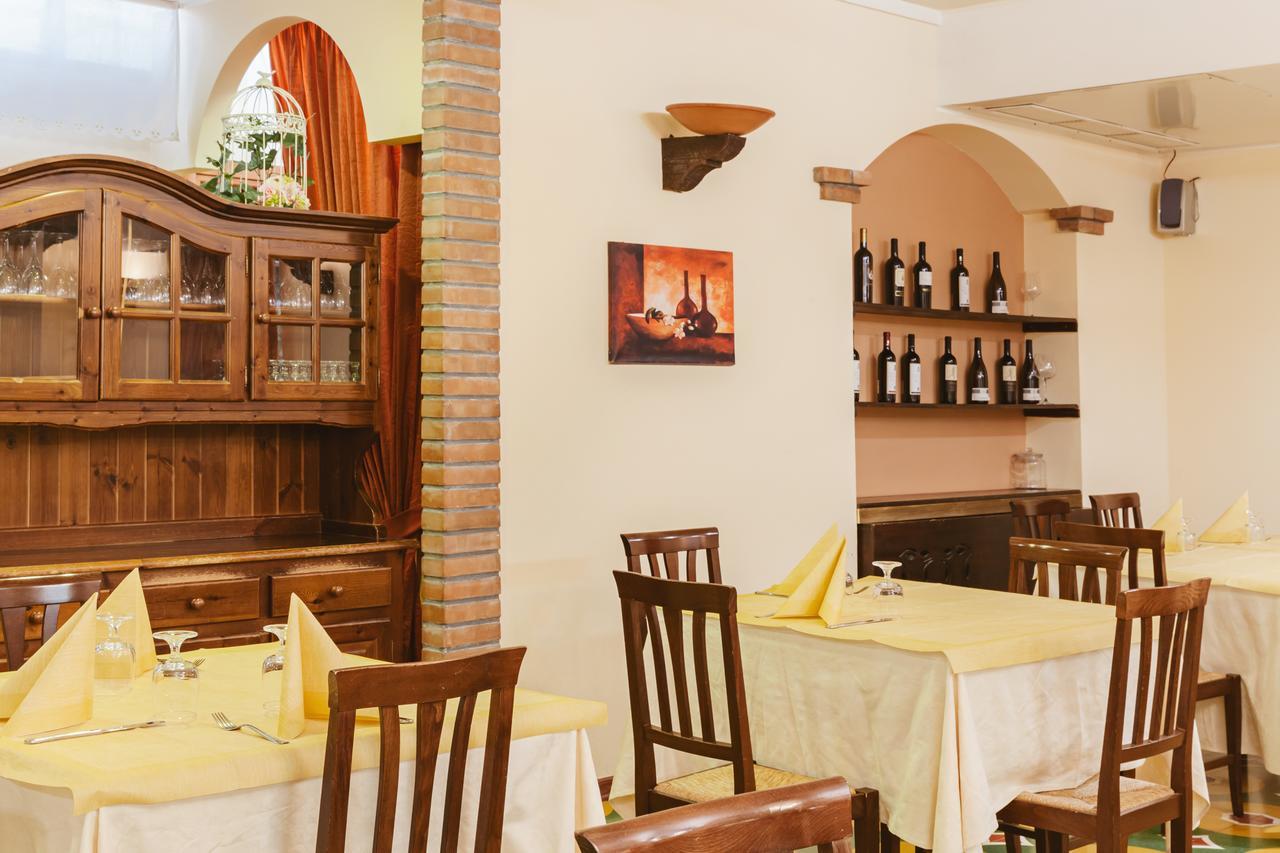 Hotel Villa Del Sorriso Venosa Eksteriør bilde